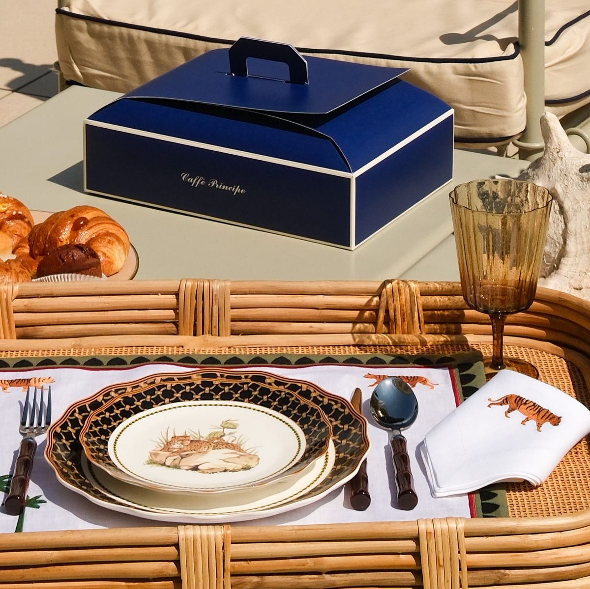 Maison Alia embroidered table linen for the season