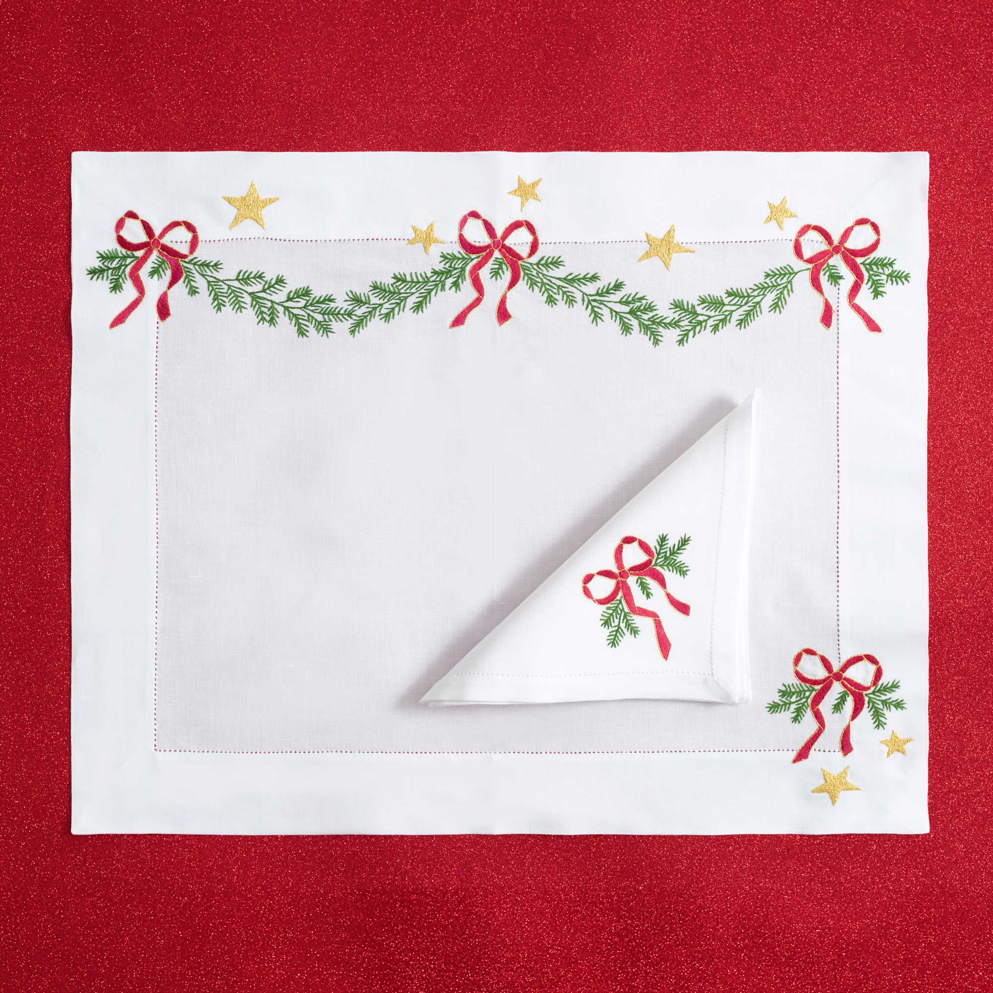 Table - Placemat - Christmas Wreath (Hand Embroidered)