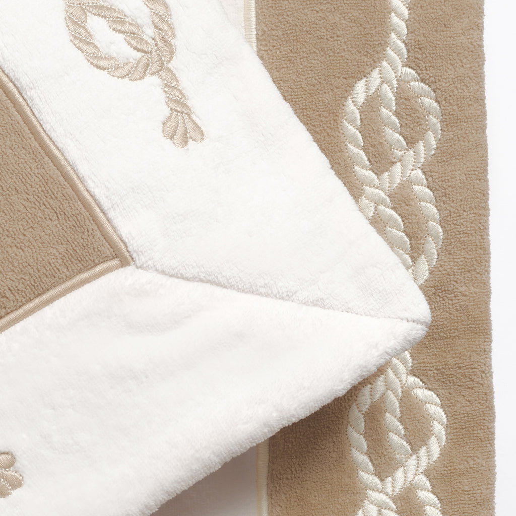 Noeud Marin velvety cotton-terry beach towel detail — Maison Alia