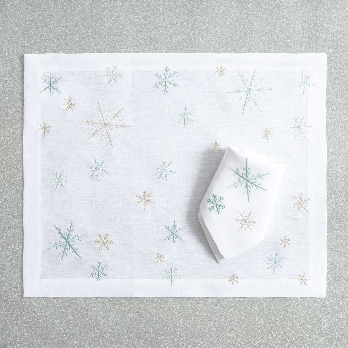 Snowflakes embroidered linen placemat and napkin set — Maison Alia