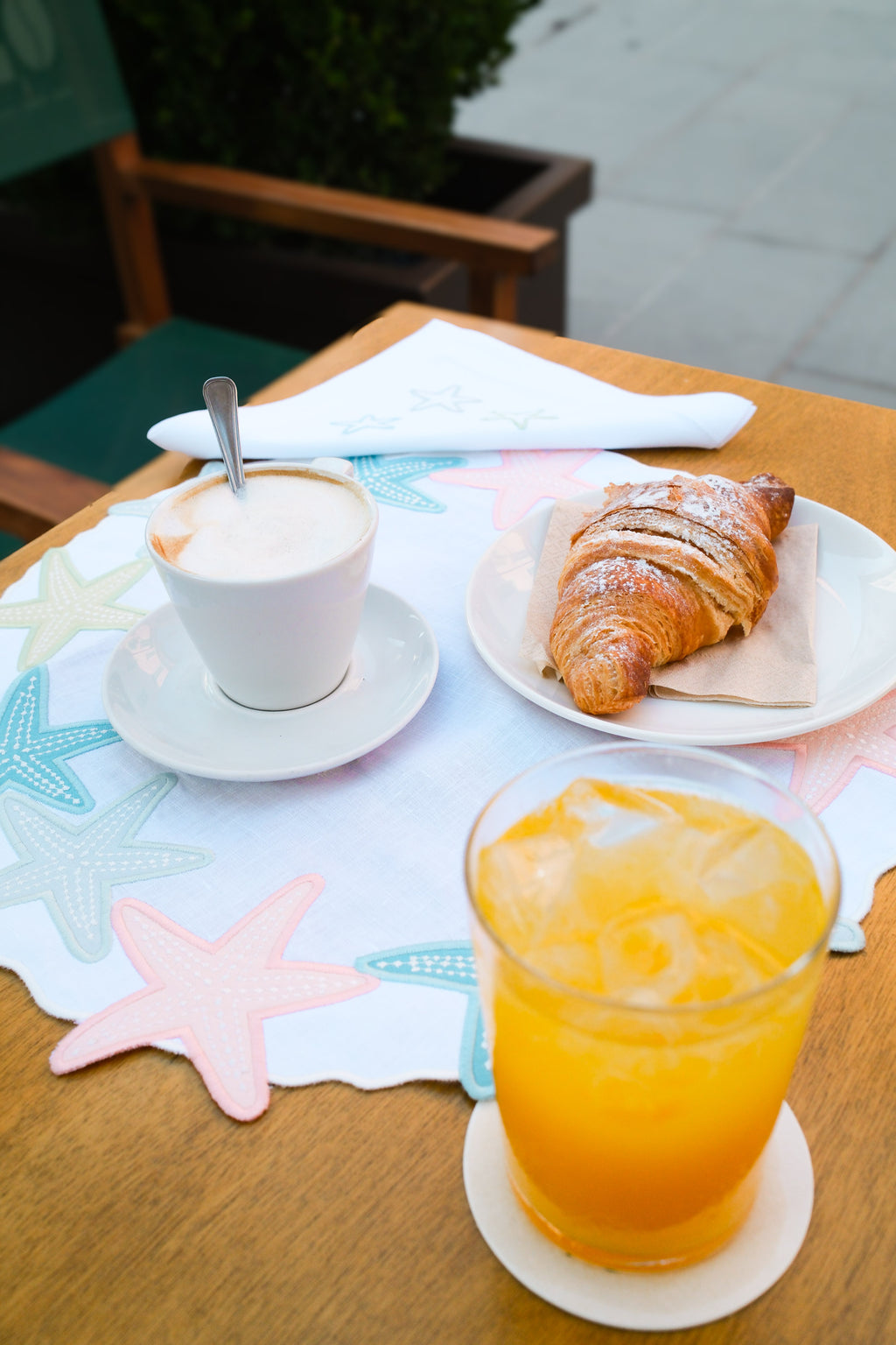 Stelle Marine matching linen napkin with starfish — Maison Alia