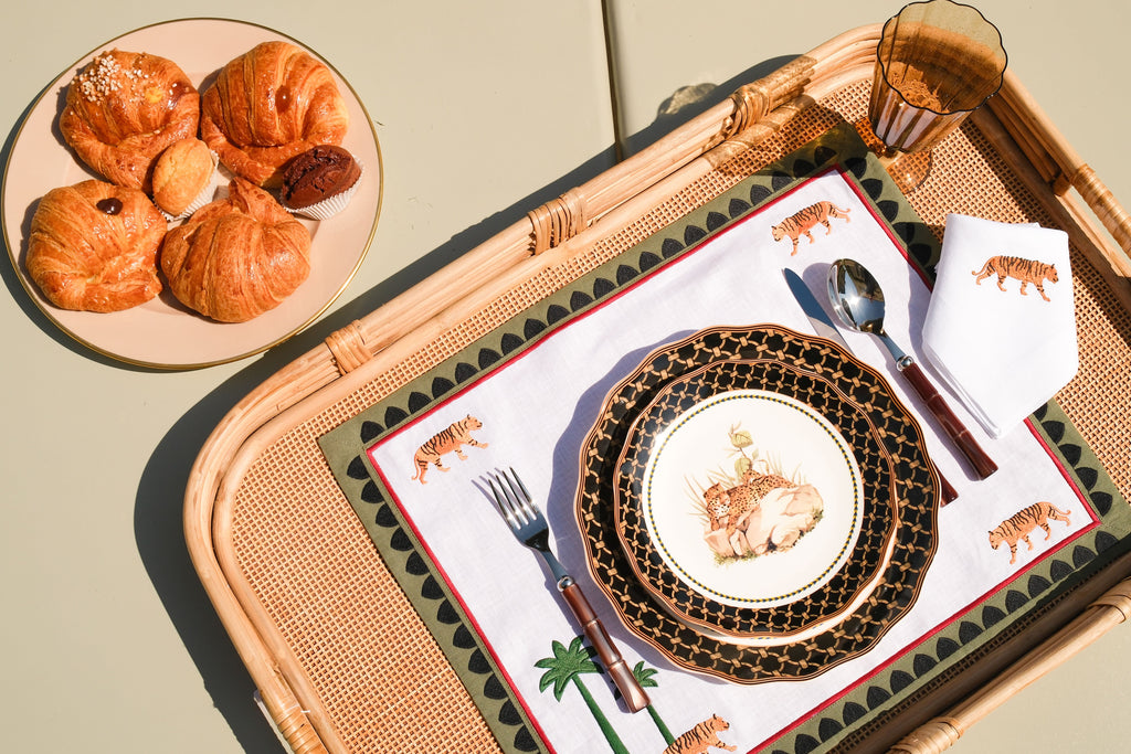 Tigri e Palme matching linen napkin with embroidered tiger — Maison Alia