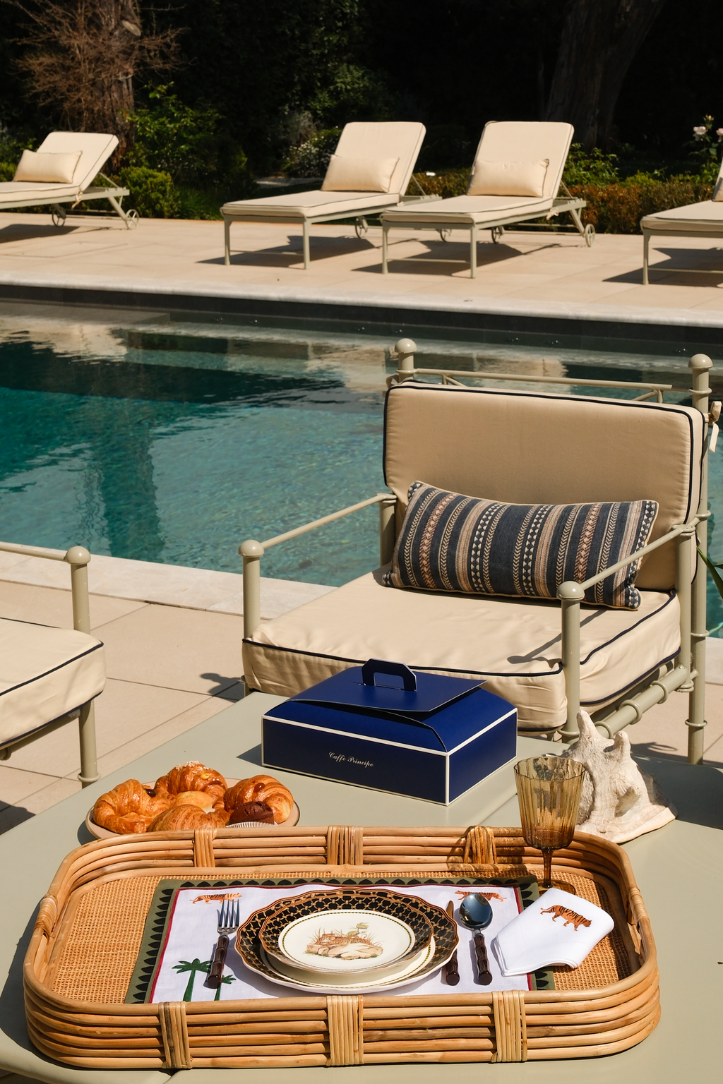Tigri e Palme linen placemat with safari tiger and palm embroidery — Maison Alia