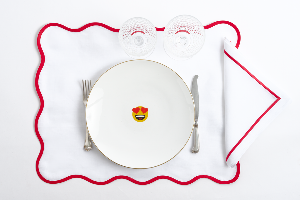 Table - Placemat - White Linen & Red Scallop Edge